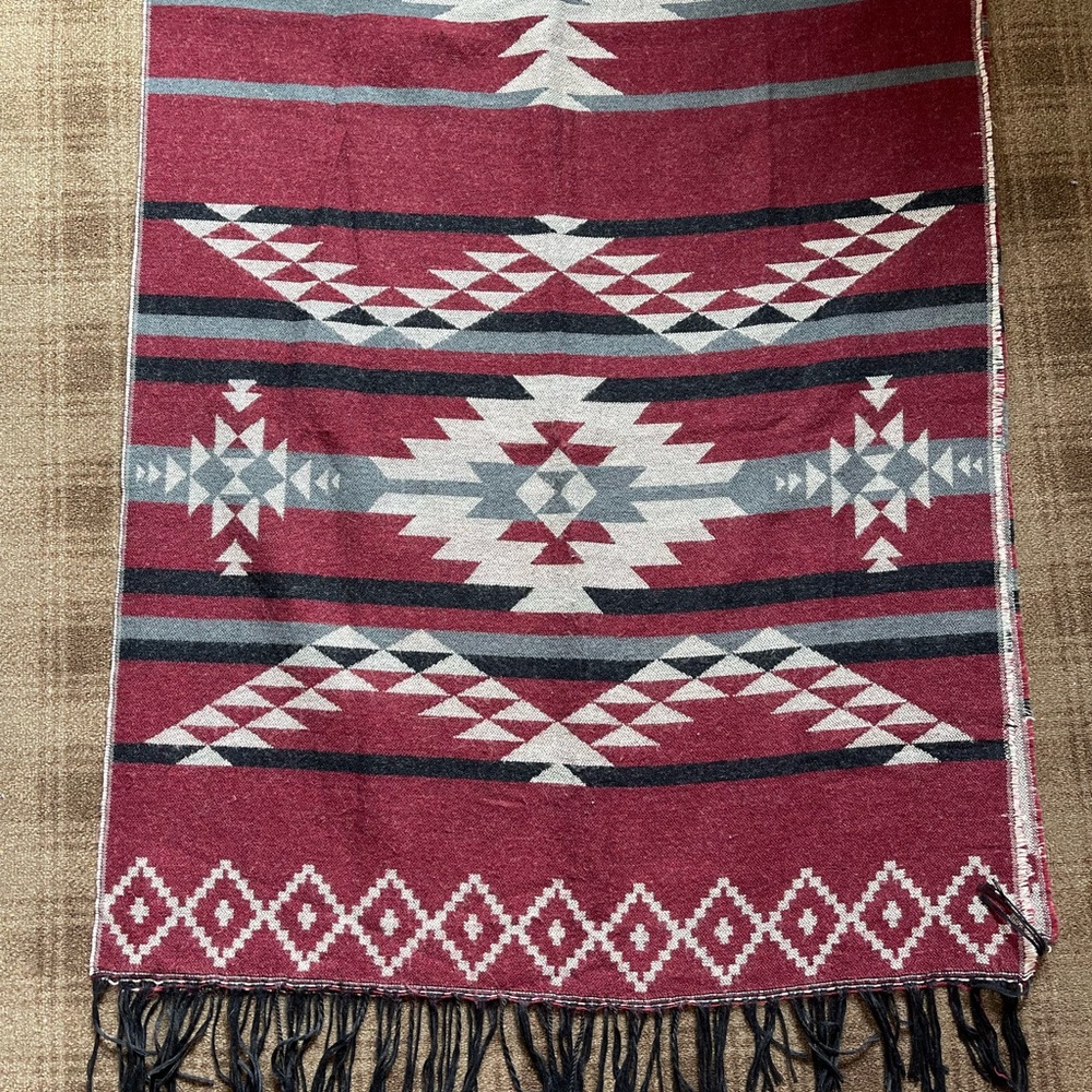 Geometric Patterned Red and Gray Throw Blanket